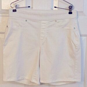 New Directions white pull on shorts , white 
10R